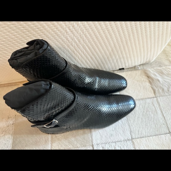 Saint Laurent Black Laquered Python Women’s Boot size 37. (Fits like a 7.5) - Picture 6 of 9